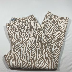 Chico’s Jeans Women’s 2 Platinum Denim Zebra Pants Jeans Ankle cropped pants